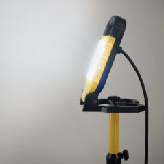 Wydajna lampa robocza 1400 lumenów, 2 image