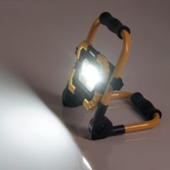 Energooszczędna lampa robocza o mocy 600 lumenów, 3 image